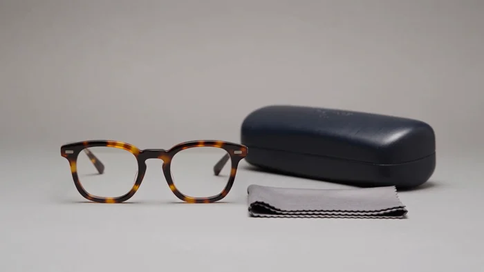 Tortoiseshell eyeglasses, after a shot size was written on every waypoint
